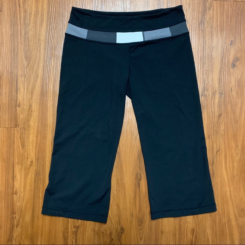 LULULEMON Cropped Yoga Pants